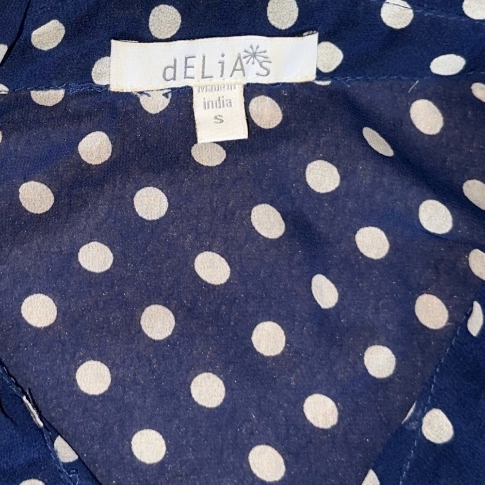 Delia’s Top - Picture 4 of 4